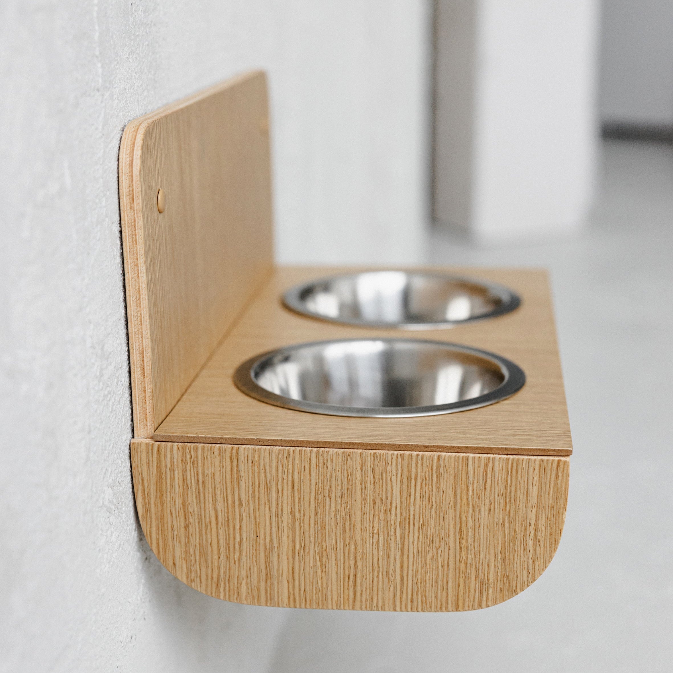 Hanging wooden dog feeder with wall protection, Floating raised dog bowls-2